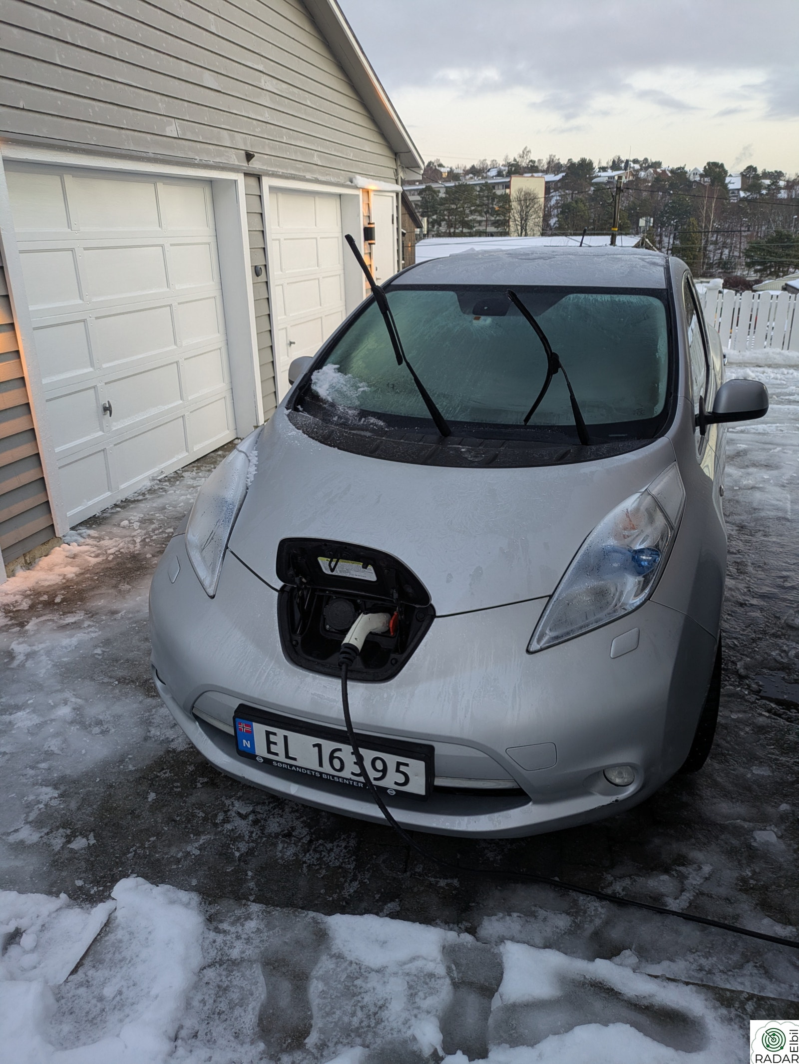 NISSAN LEAF