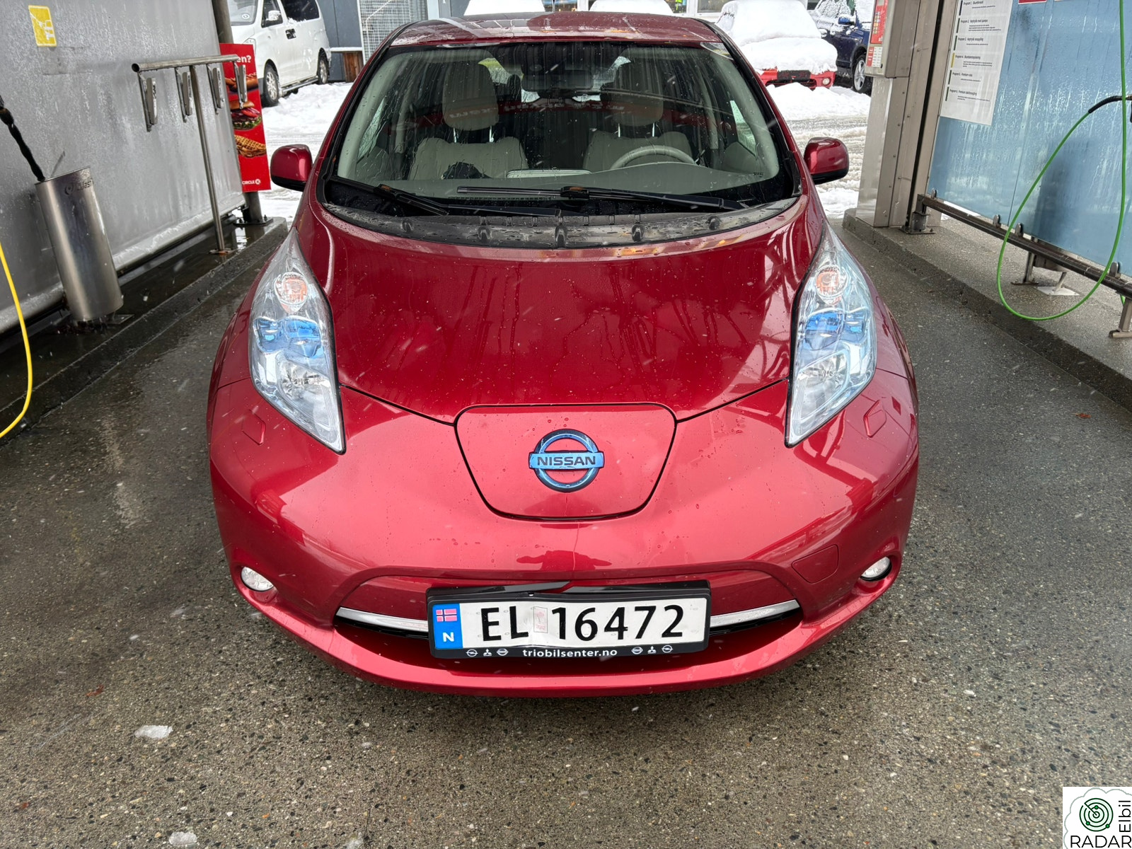 NISSAN LEAF