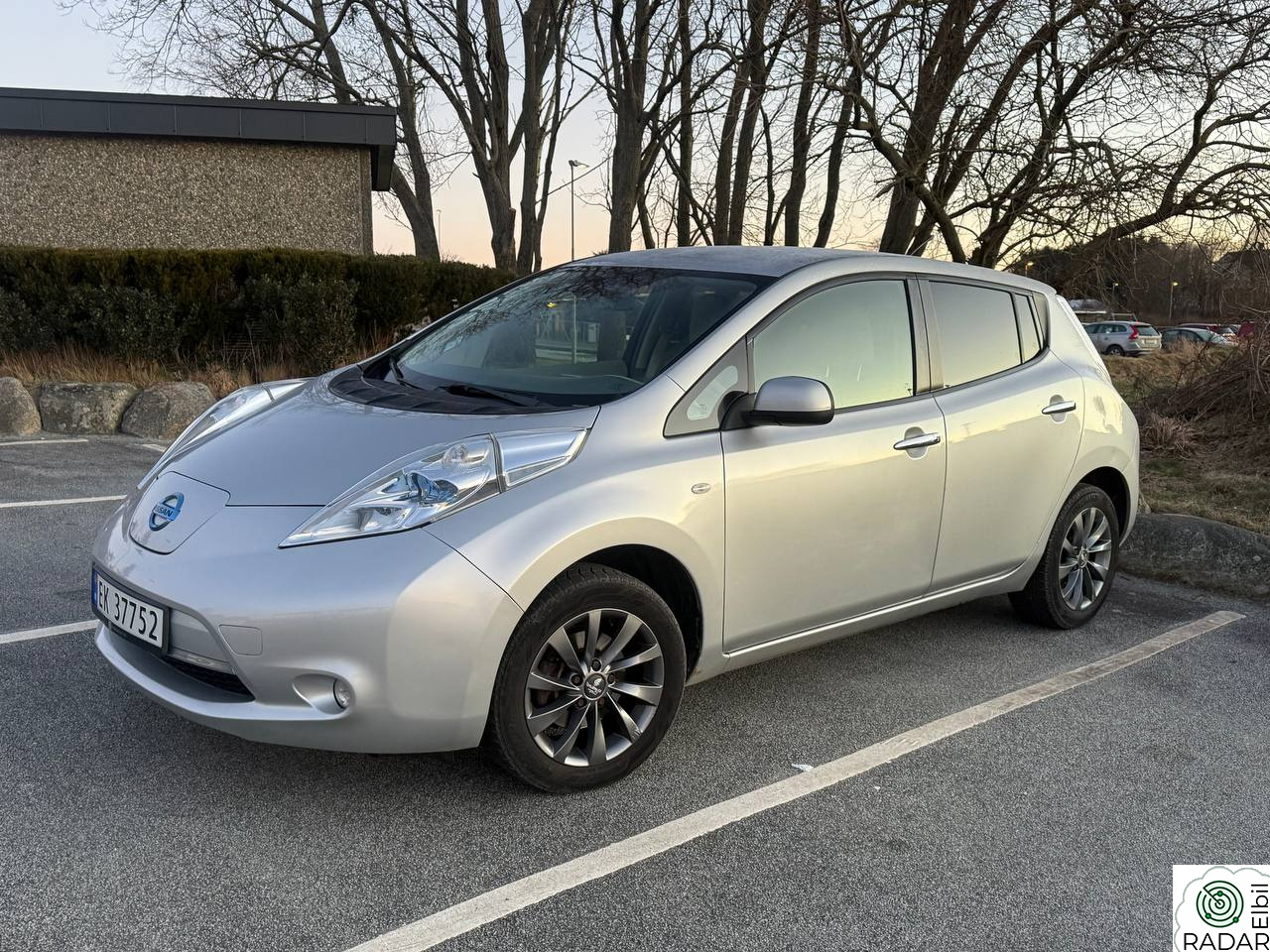 NISSAN LEAF