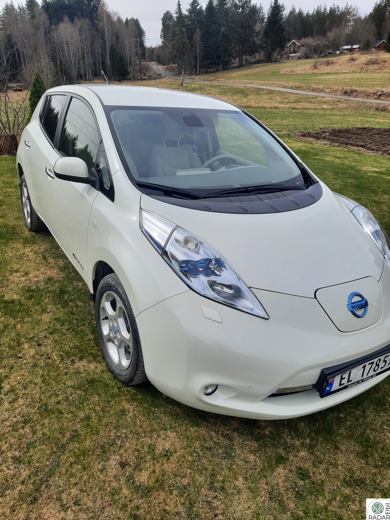 NISSAN LEAF