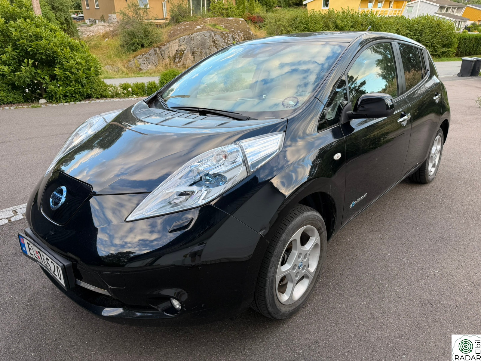 NISSAN LEAF