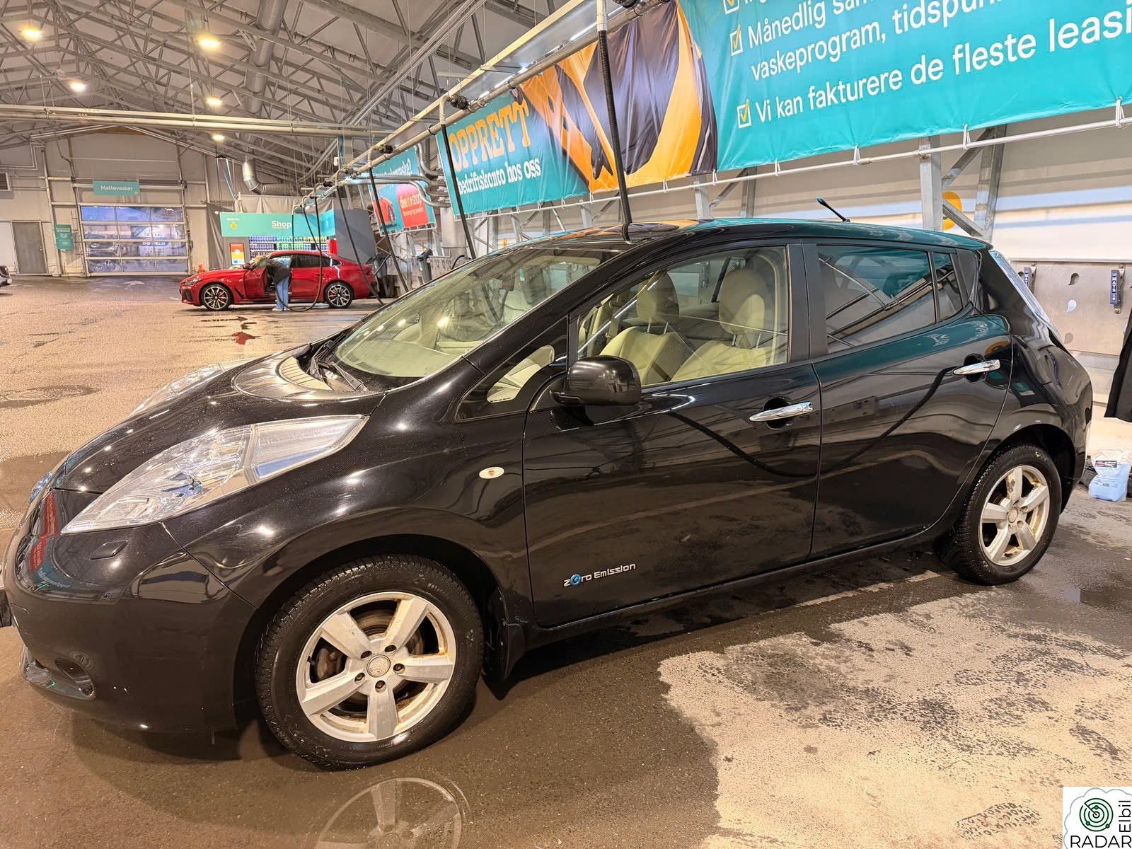 NISSAN LEAF