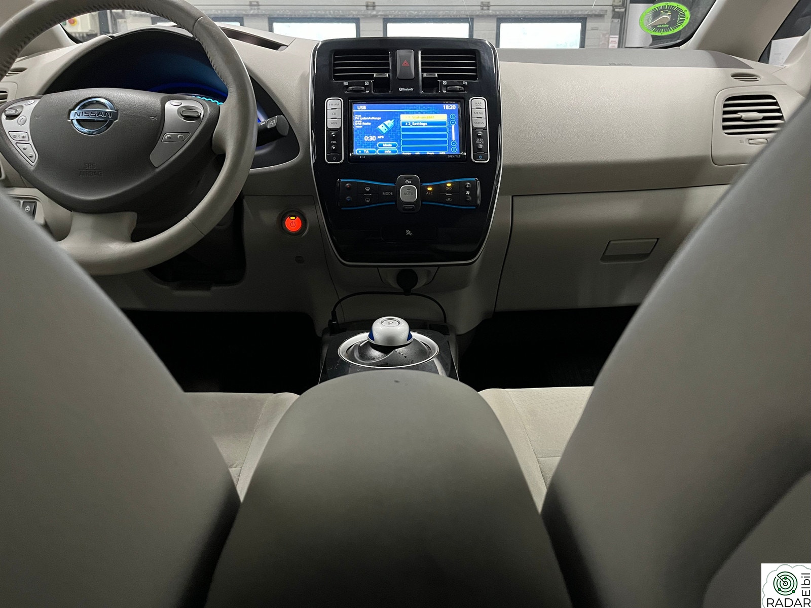 NISSAN LEAF