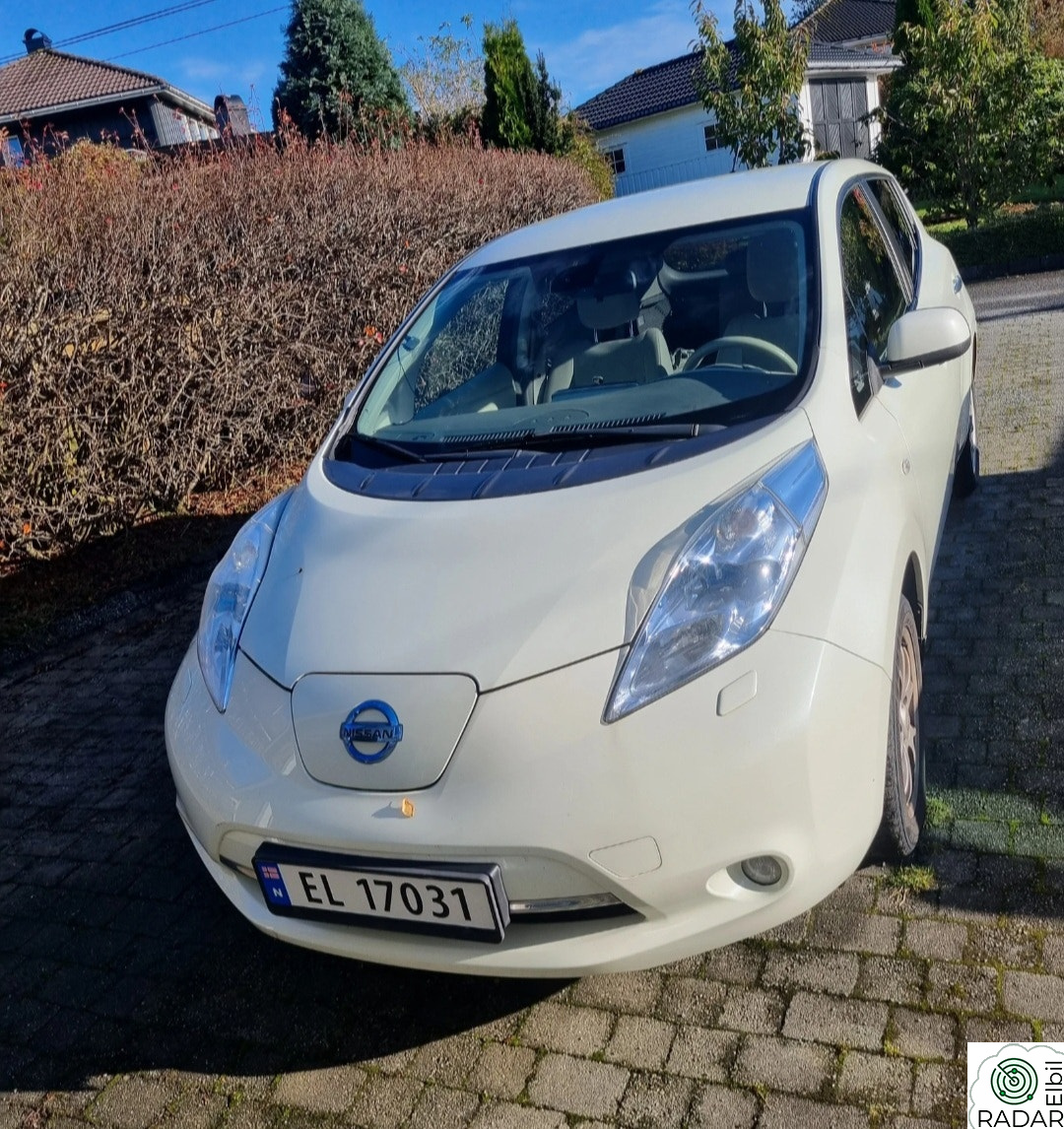 NISSAN LEAF