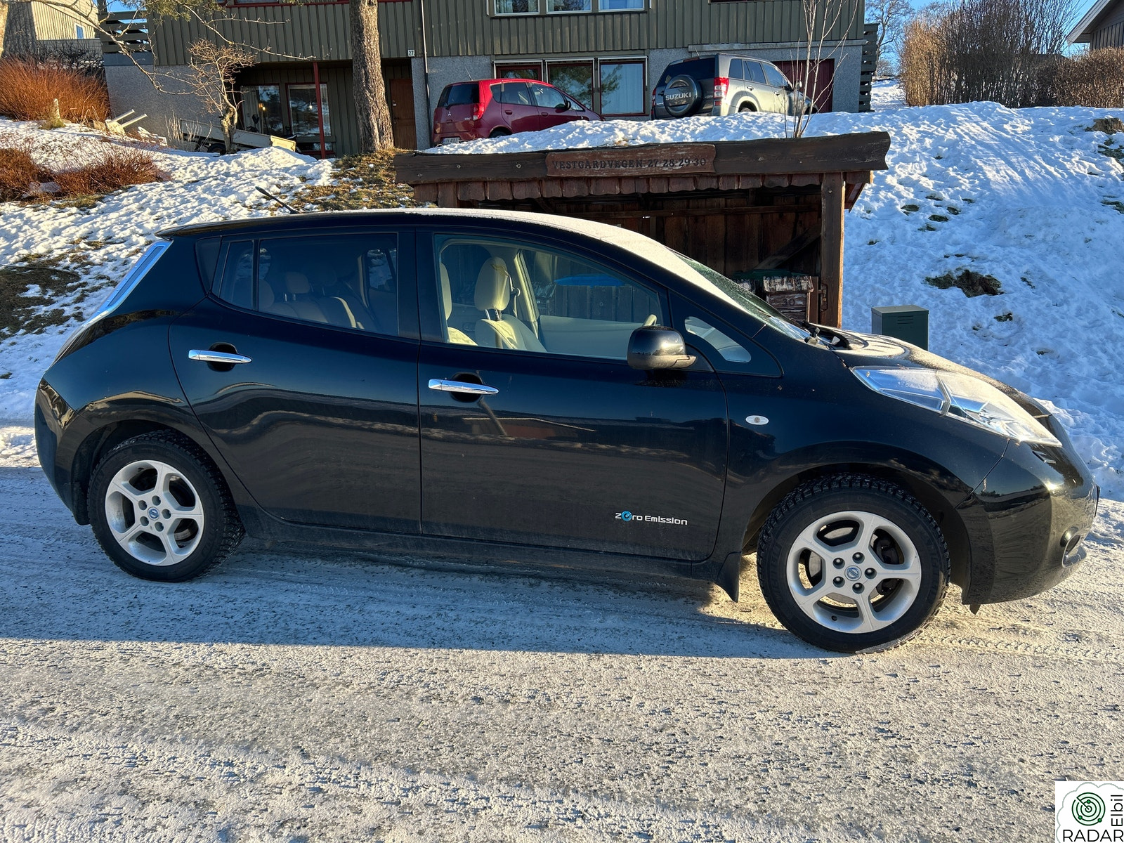 NISSAN LEAF