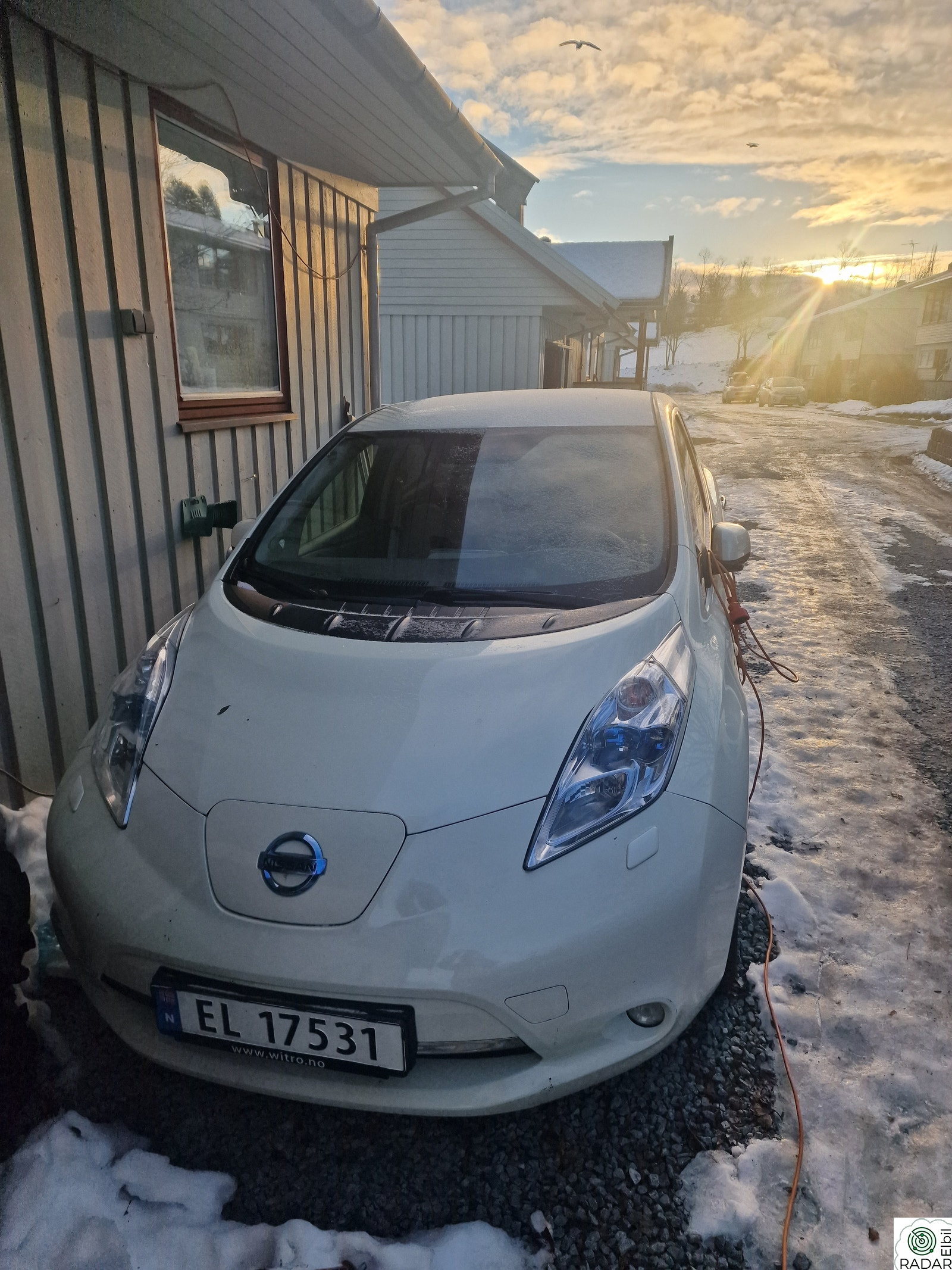 NISSAN LEAF