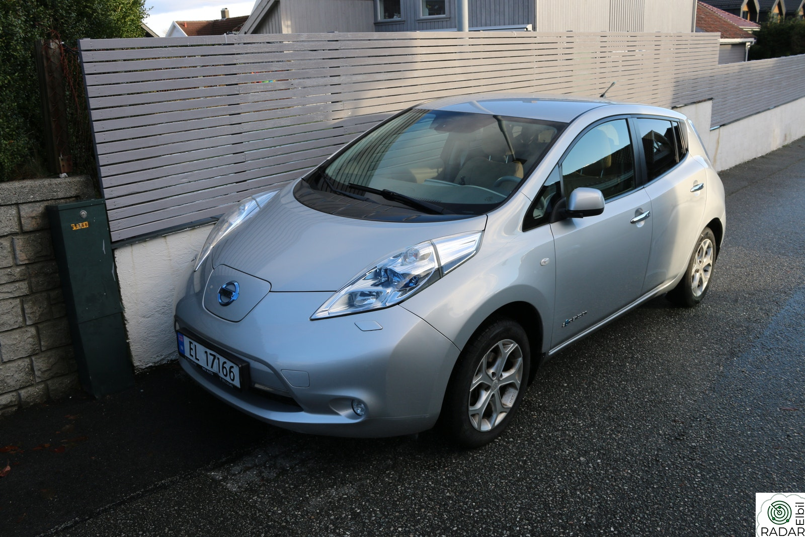 NISSAN LEAF
