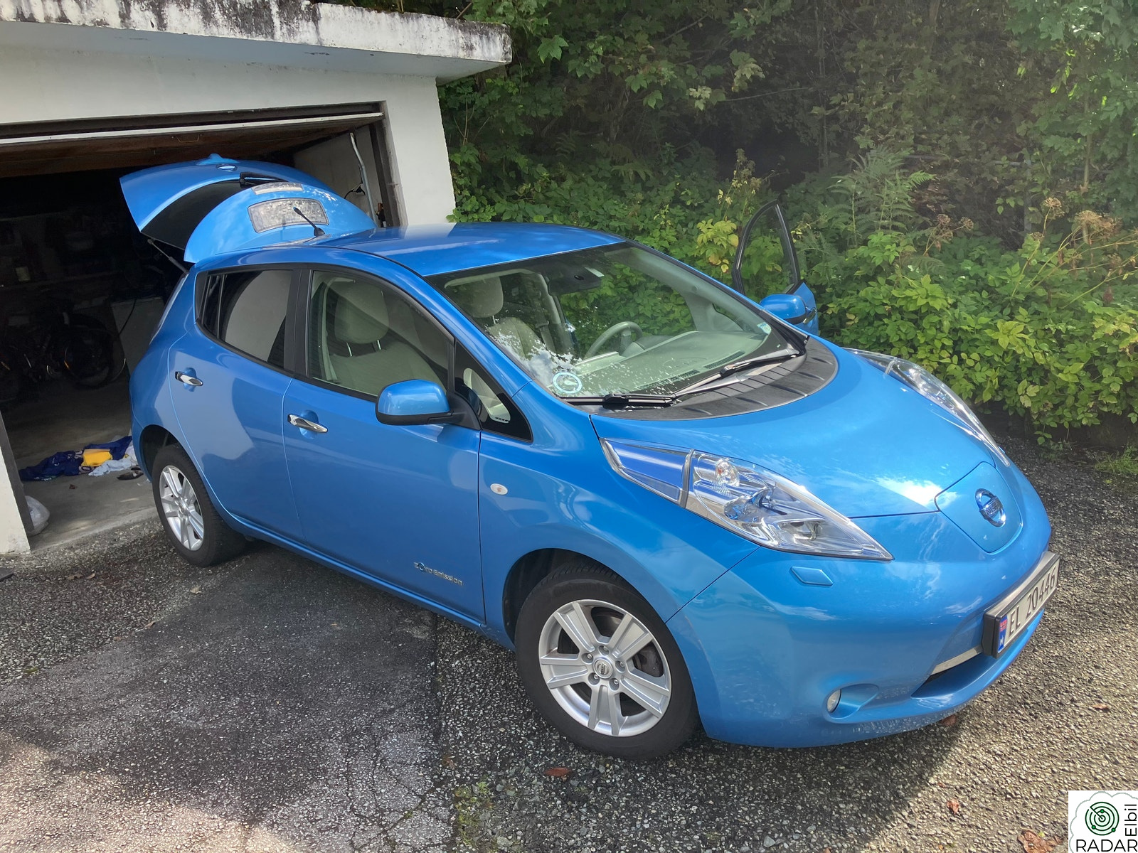NISSAN LEAF