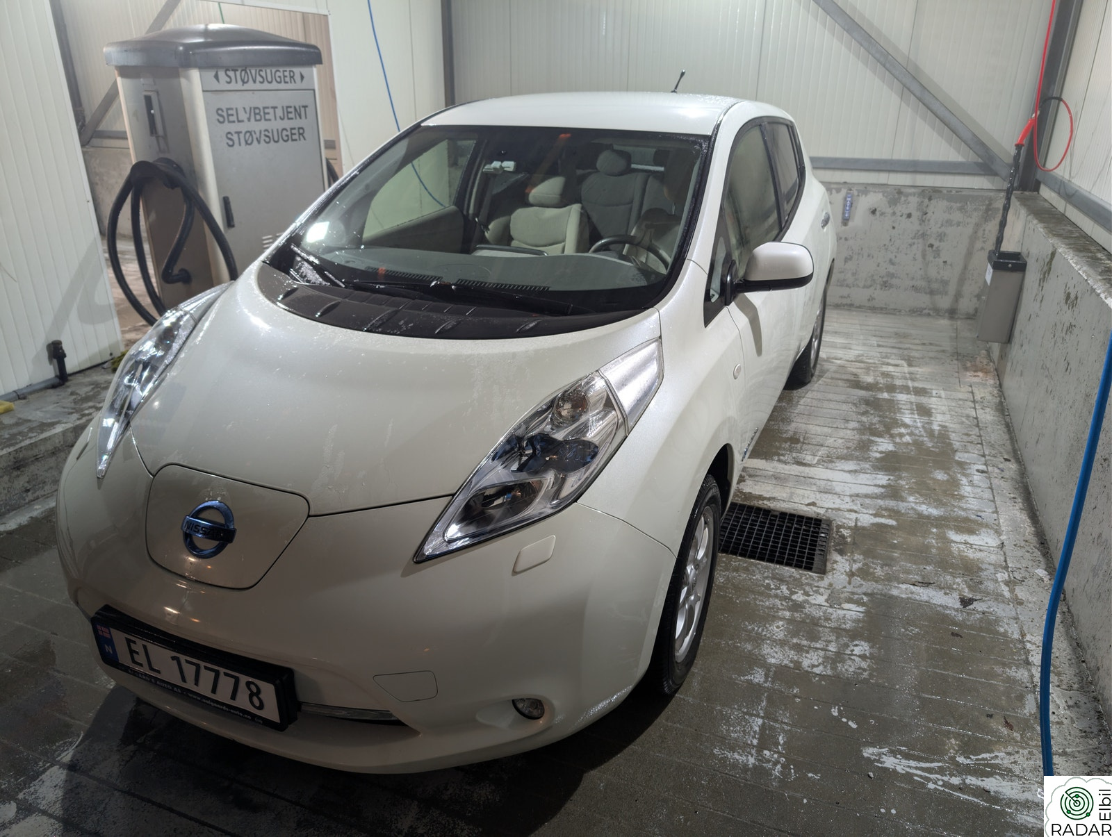 NISSAN LEAF