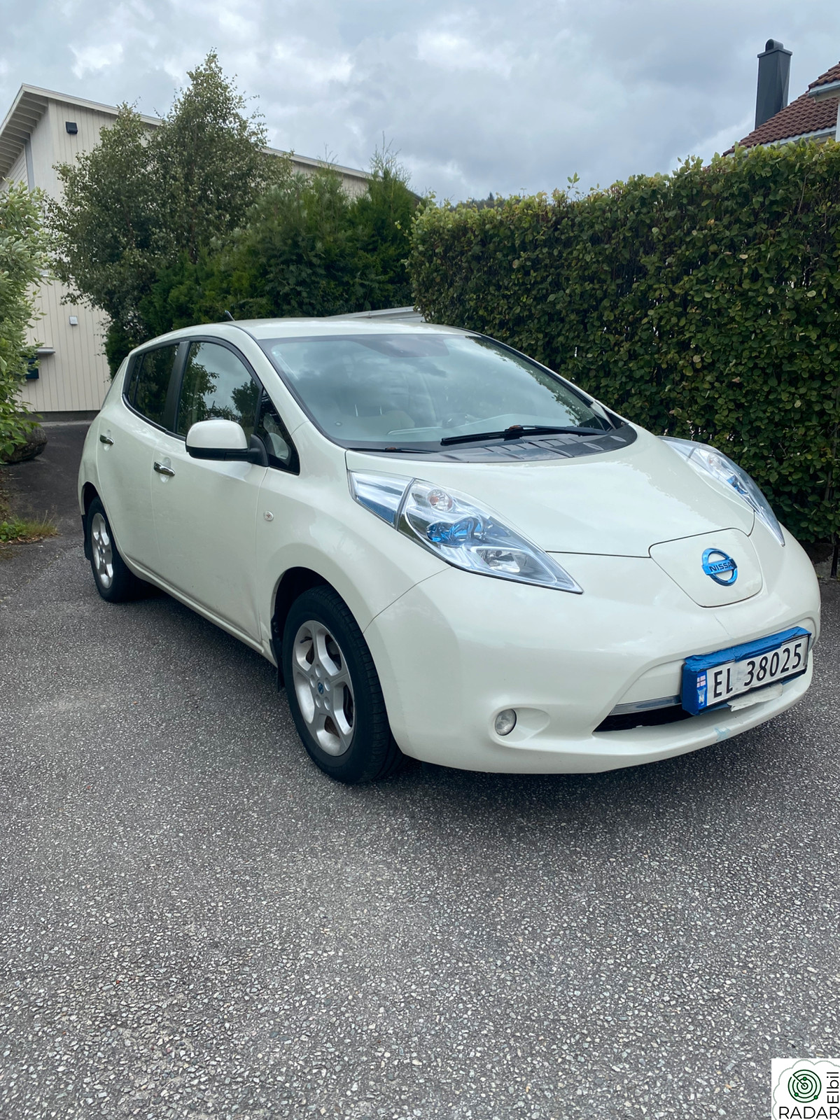 NISSAN LEAF