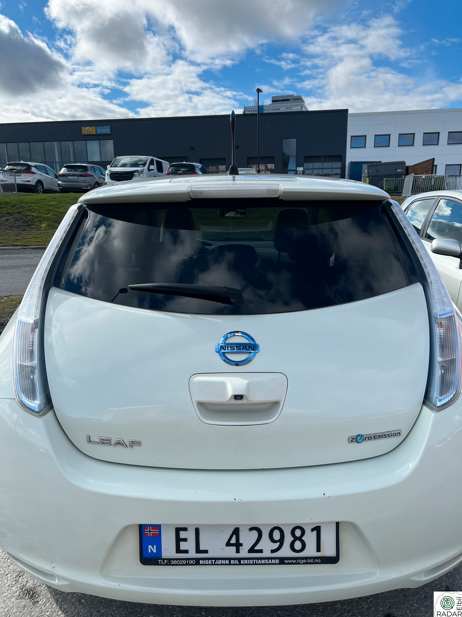 NISSAN LEAF