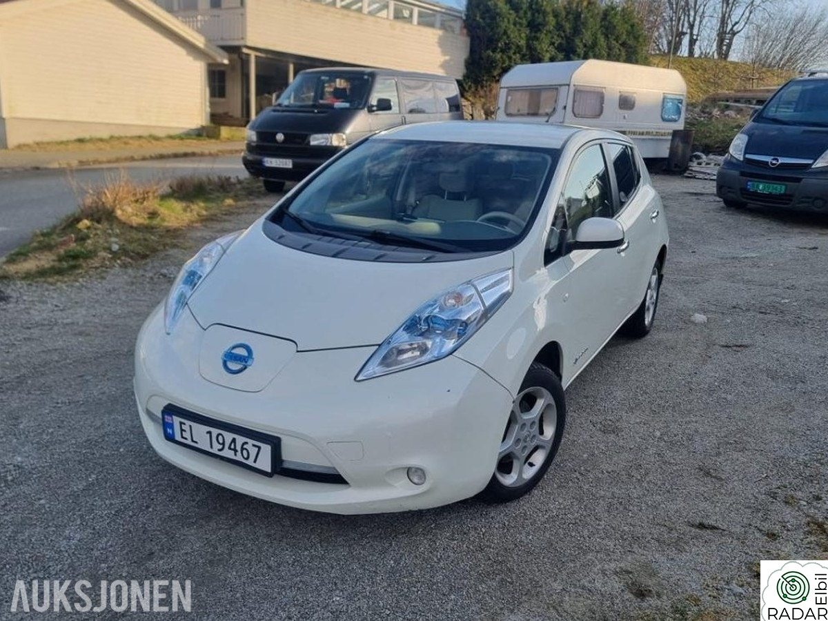 NISSAN LEAF 24kWh, 176065km, Reparasjonsobjekt/delebil