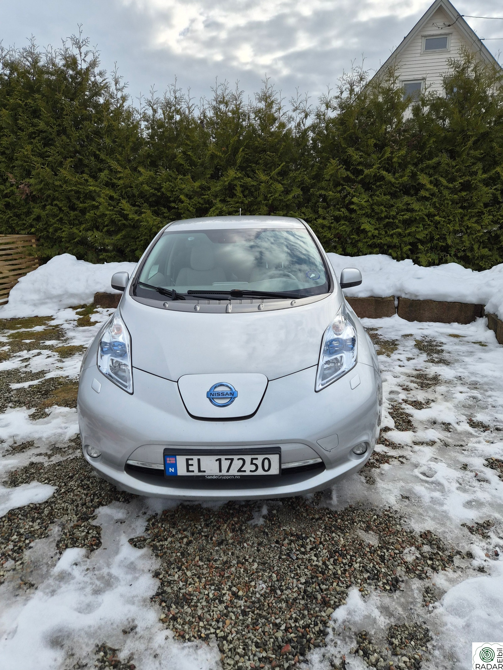 NISSAN LEAF