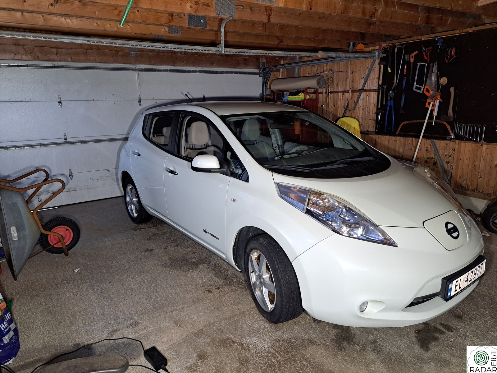 NISSAN LEAF