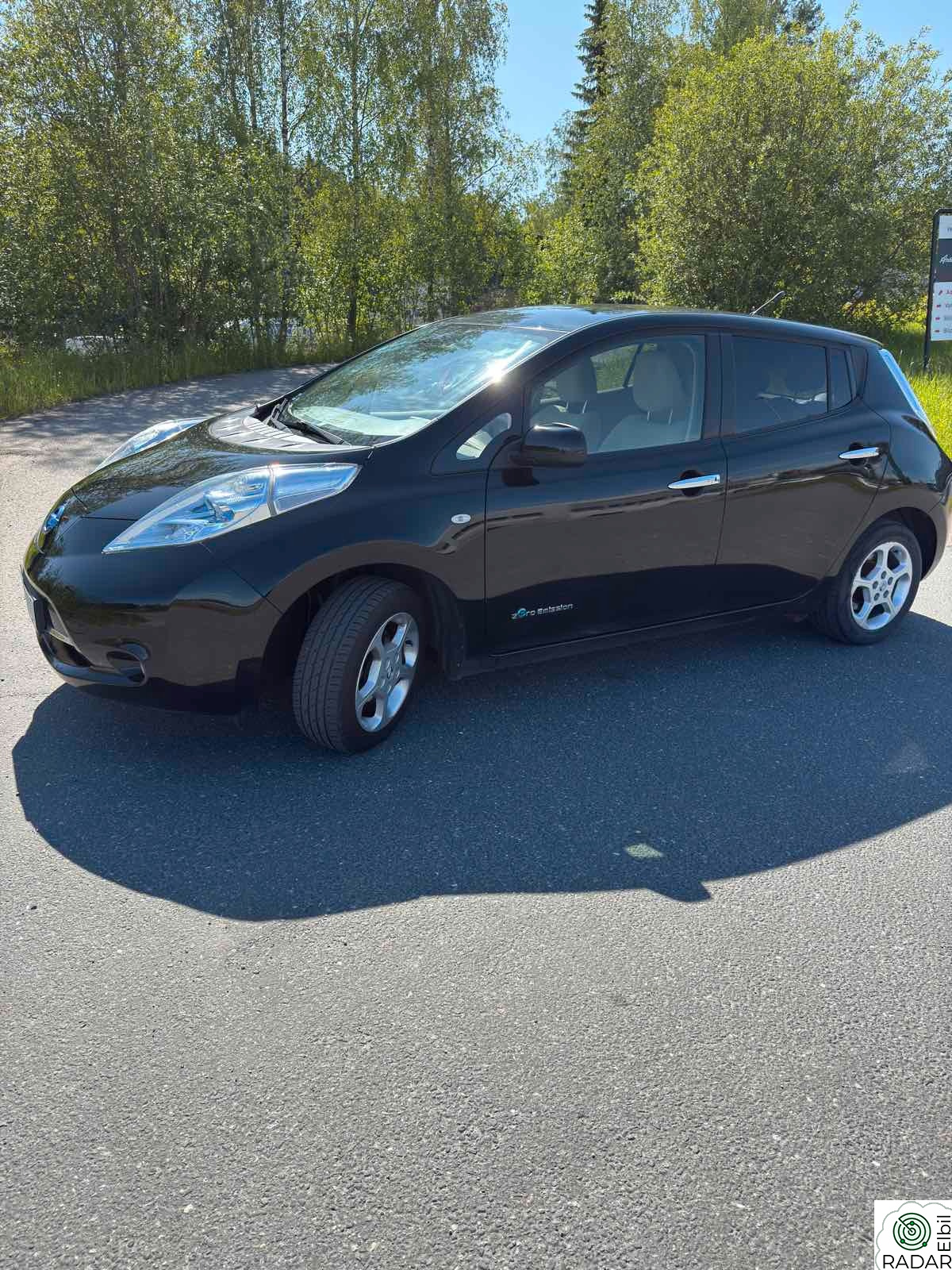 NISSAN LEAF