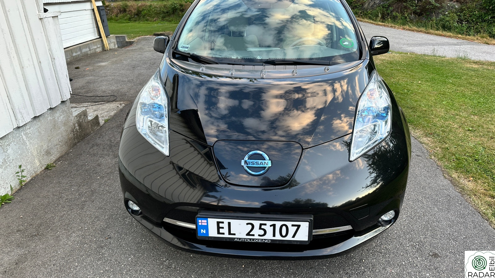 NISSAN LEAF