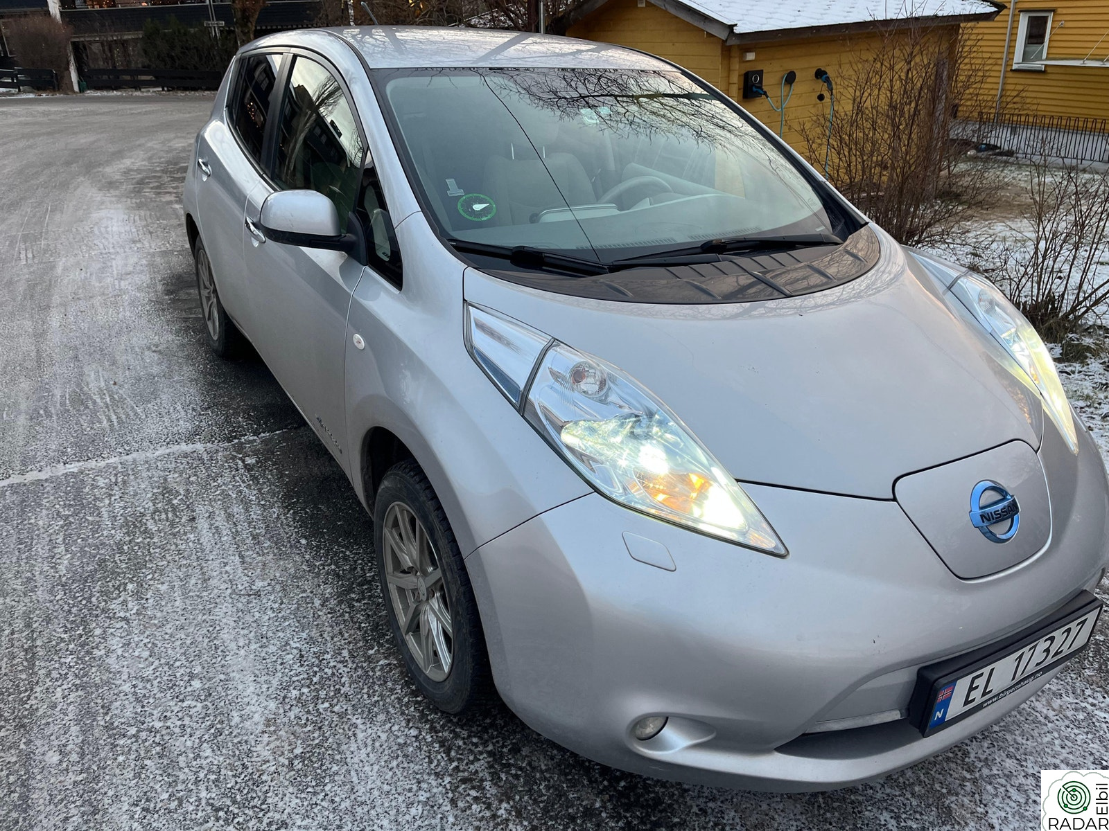 NISSAN LEAF