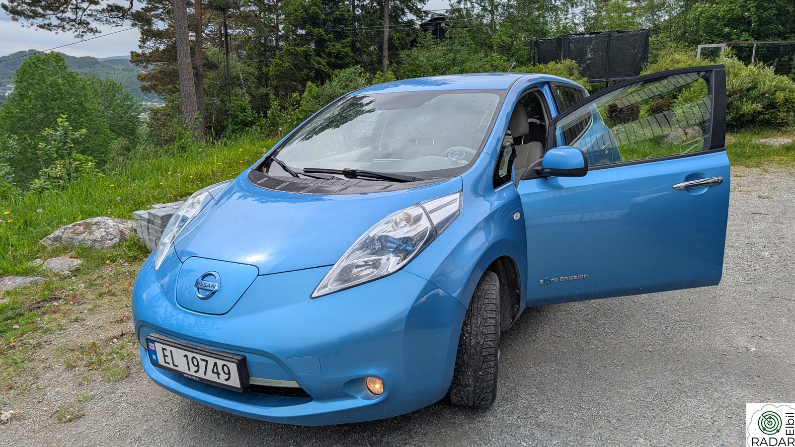 NISSAN LEAF