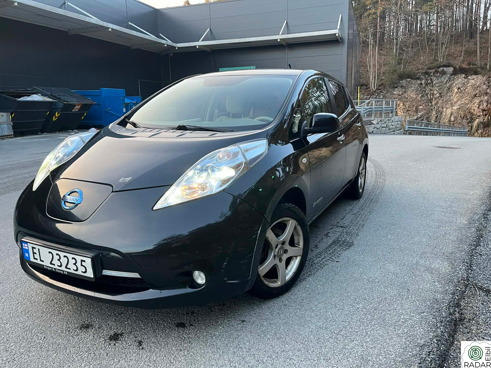 NISSAN LEAF