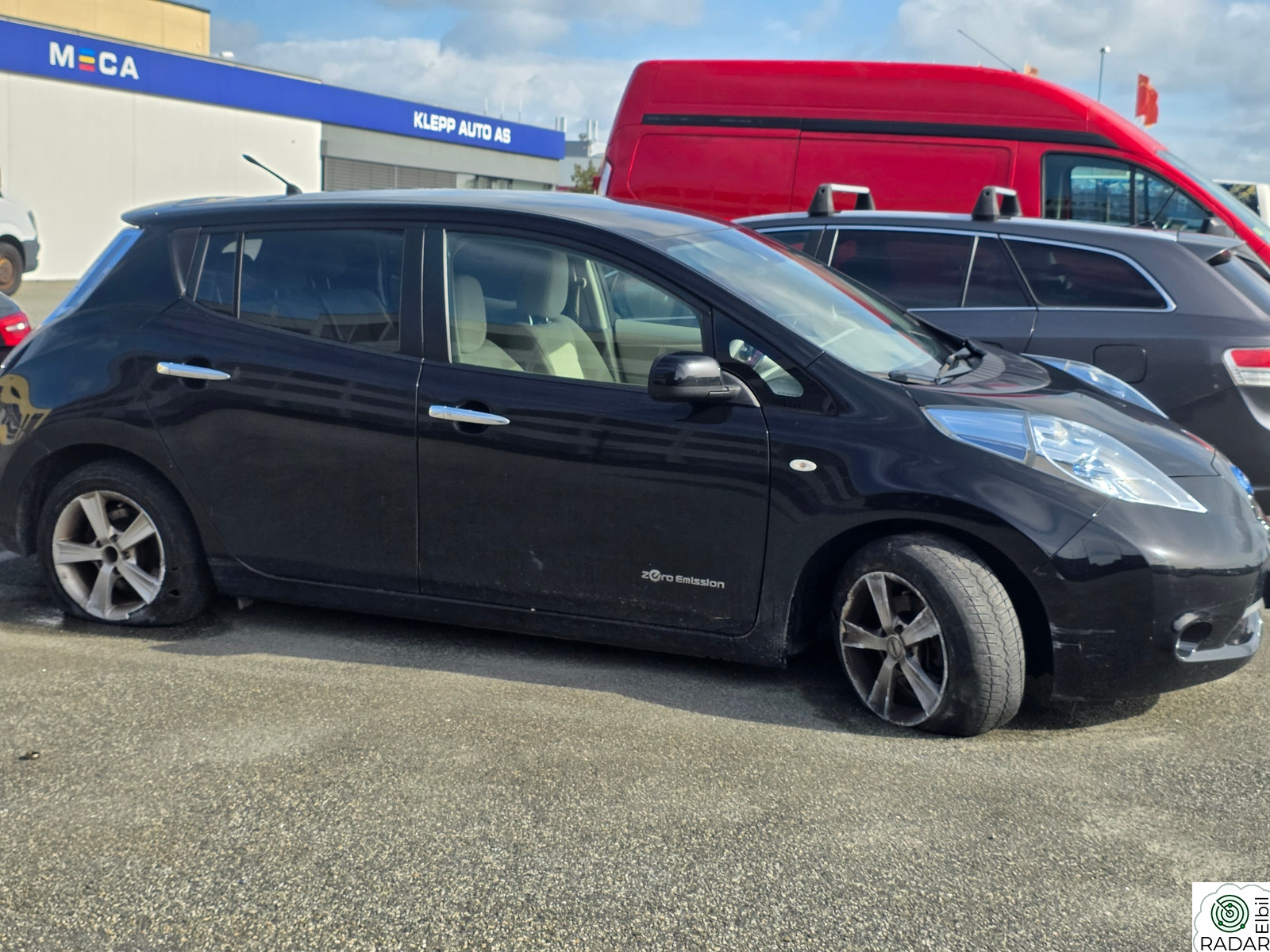 NISSAN LEAF