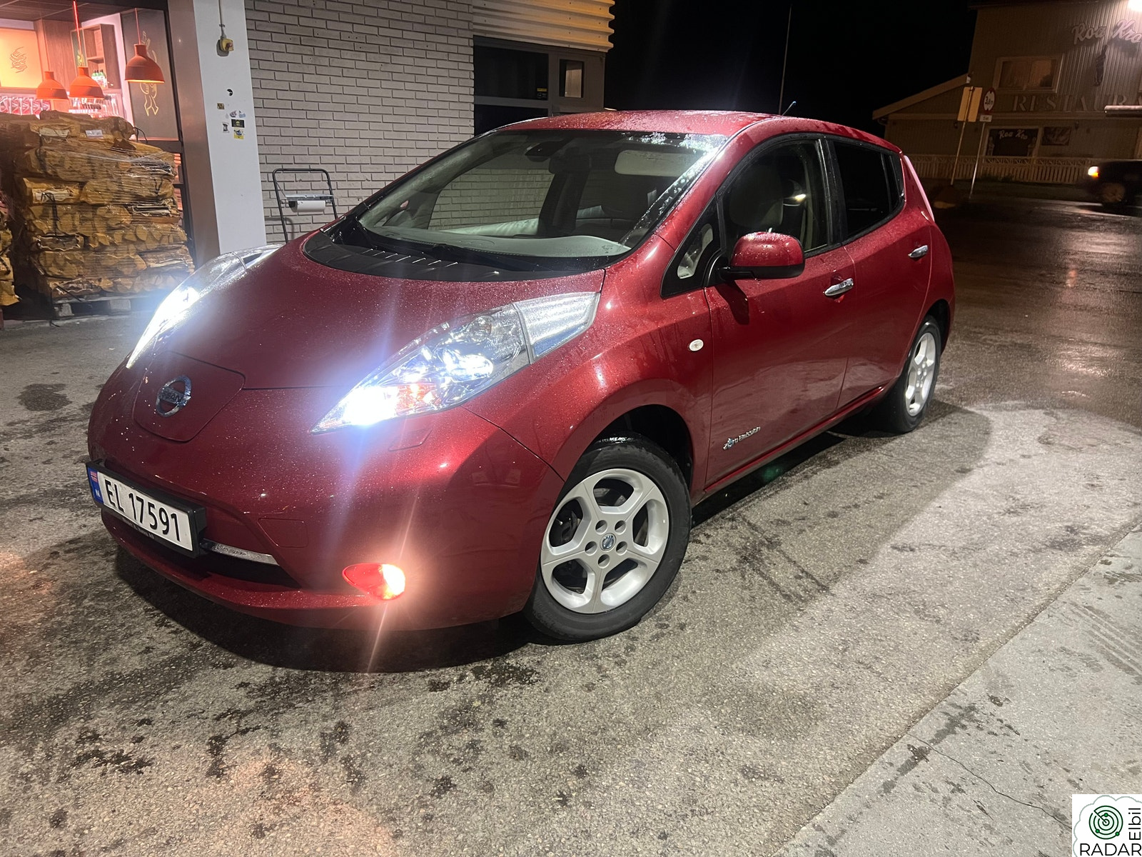 NISSAN LEAF