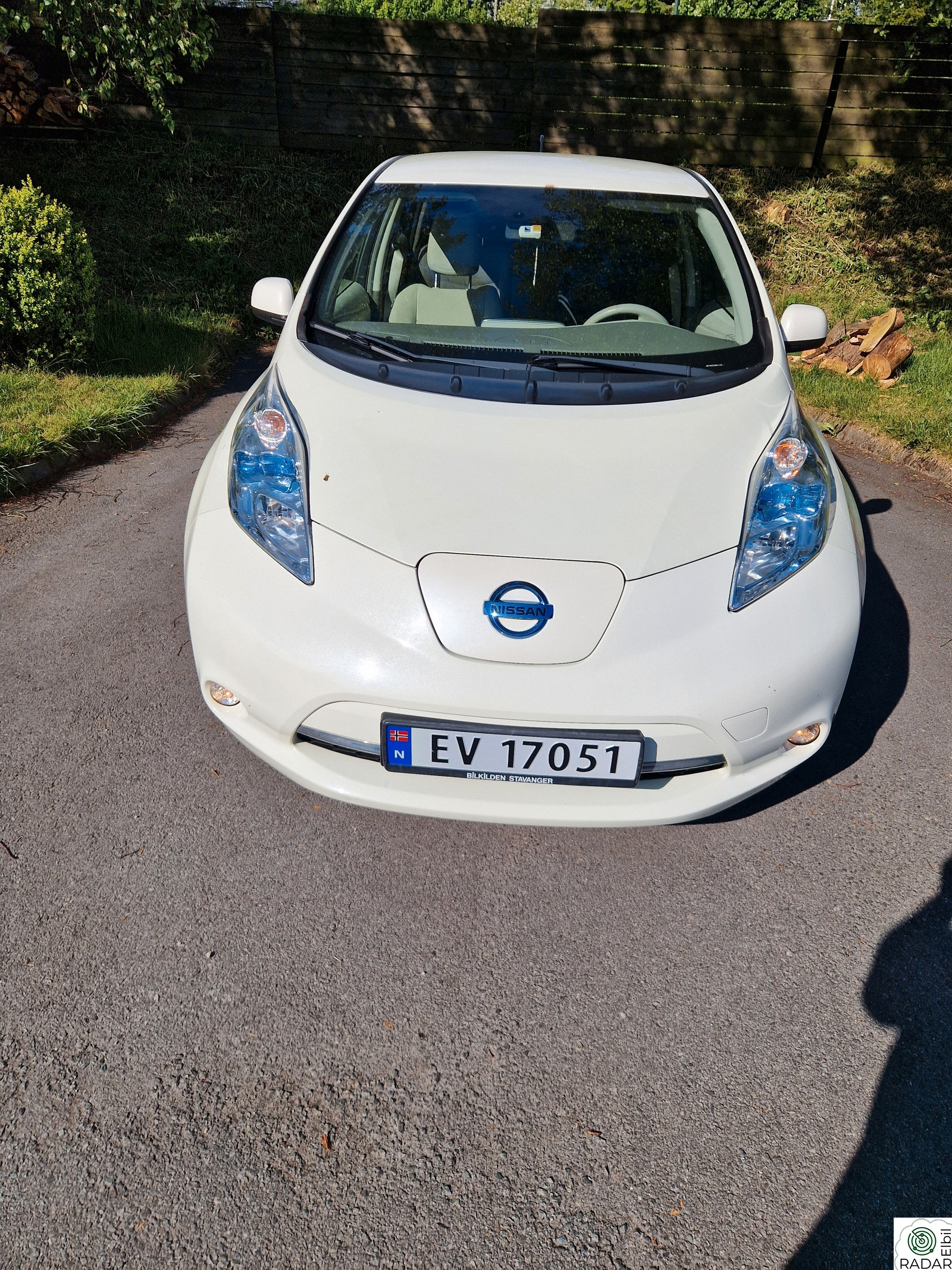 NISSAN LEAF