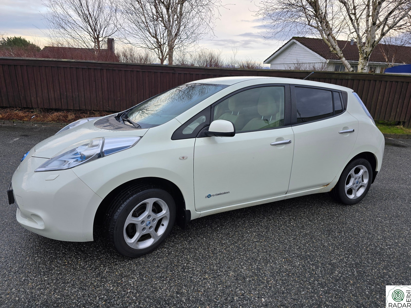 NISSAN LEAF