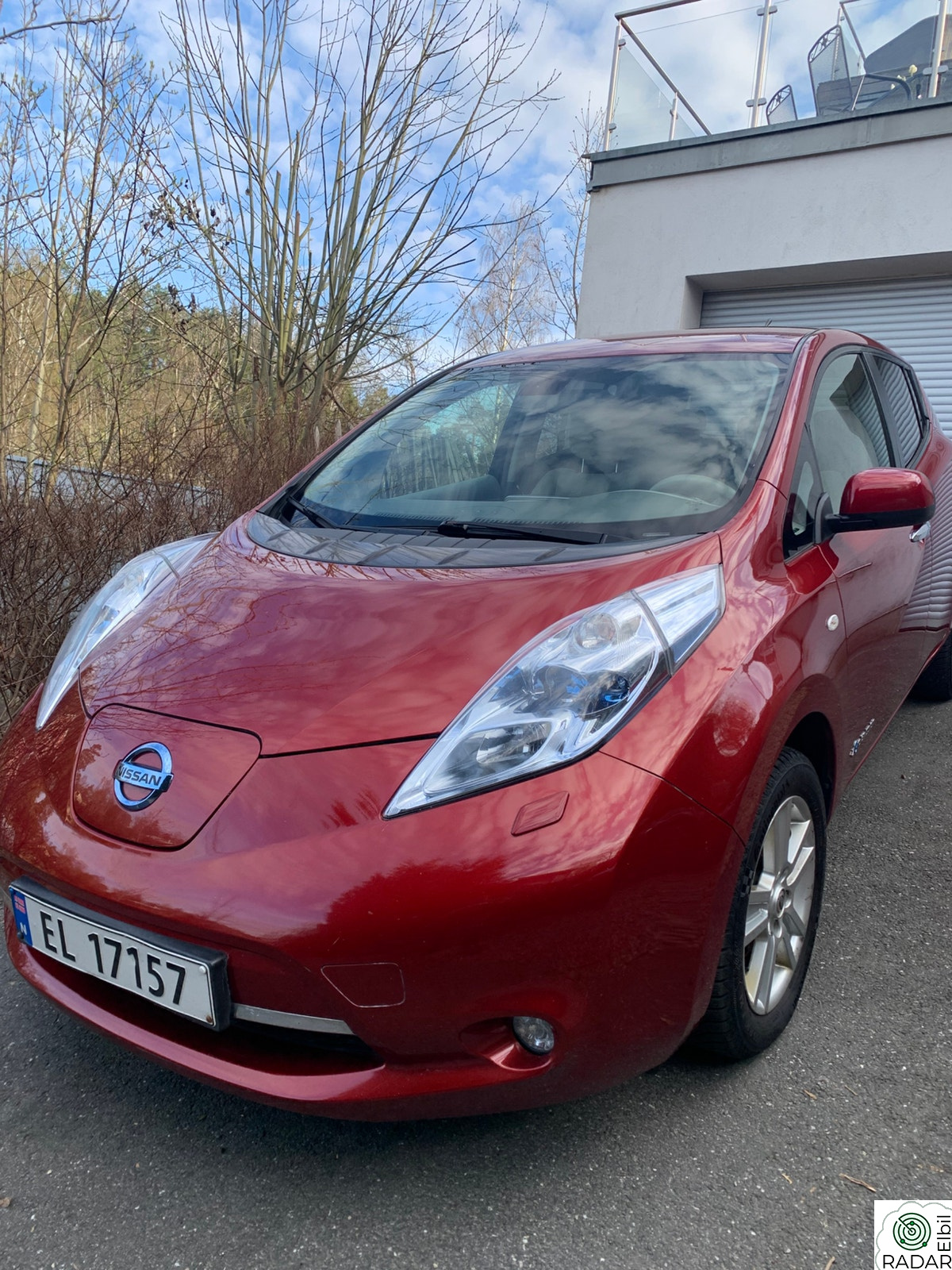 NISSAN LEAF