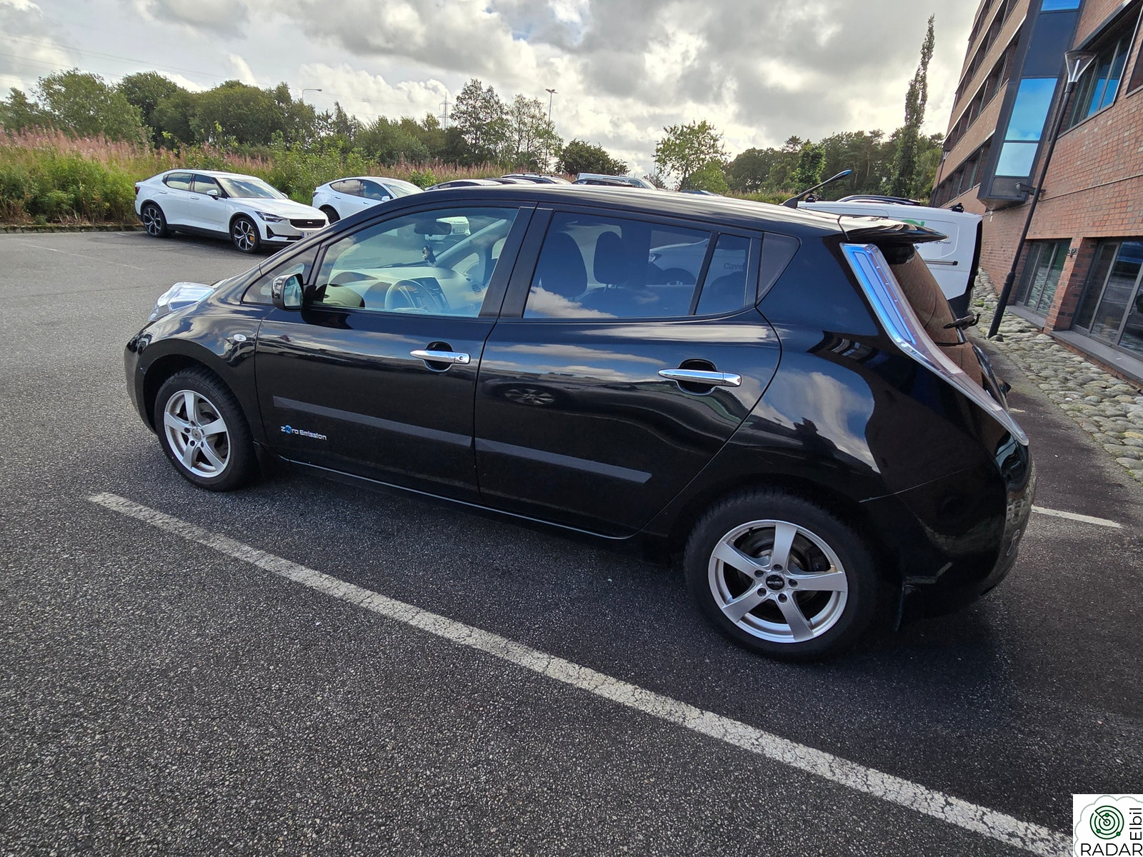 NISSAN LEAF