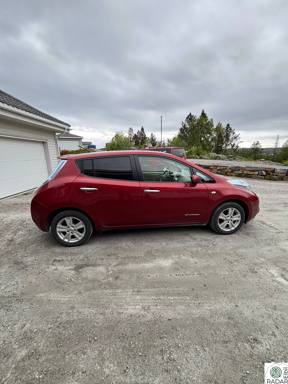 NISSAN LEAF