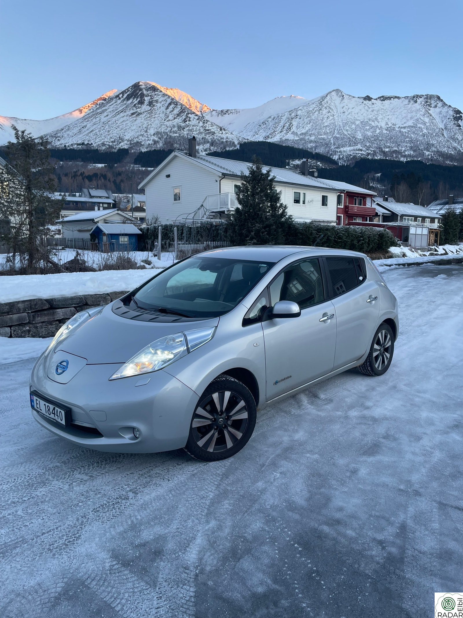 NISSAN LEAF