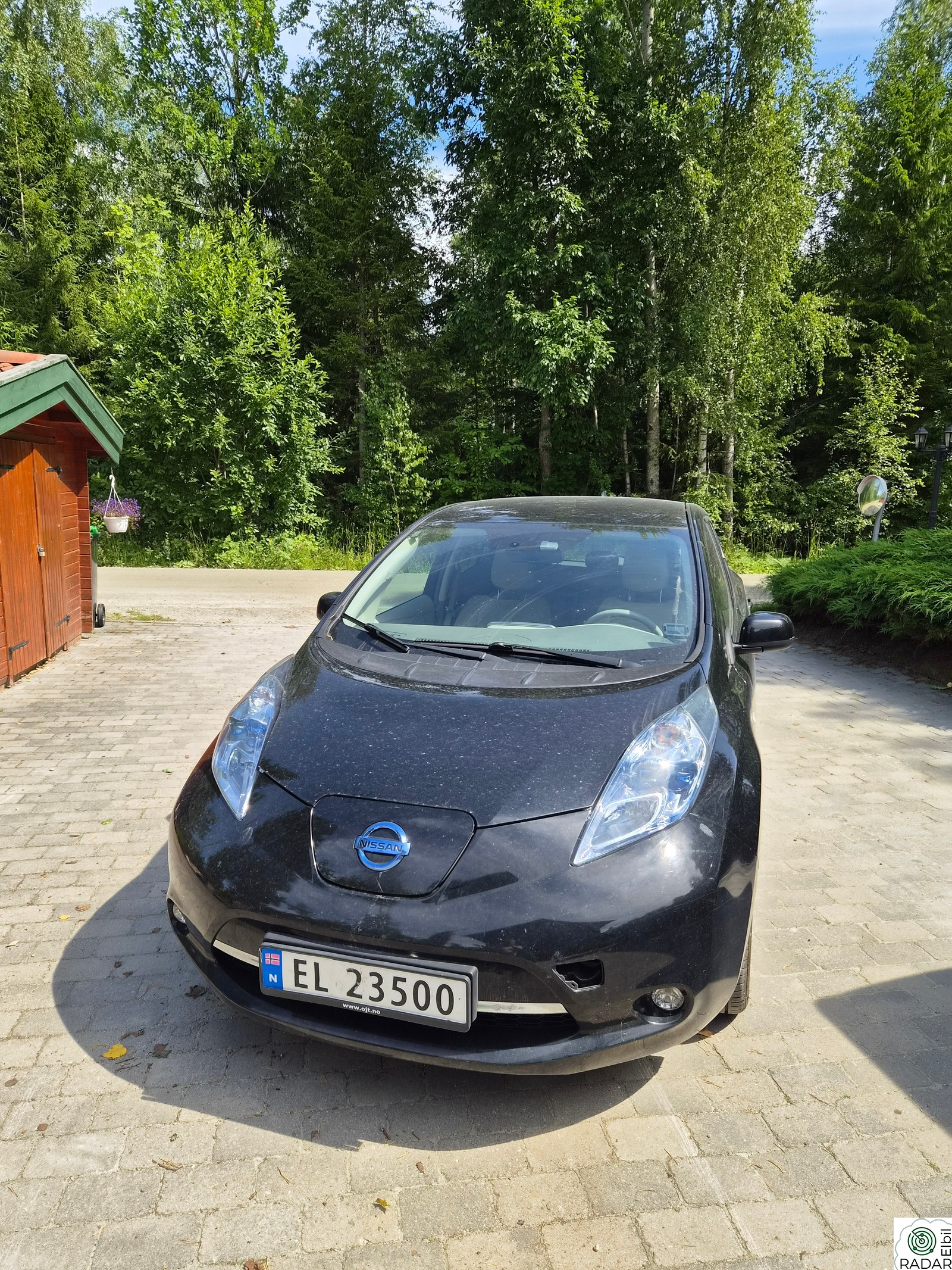 NISSAN LEAF