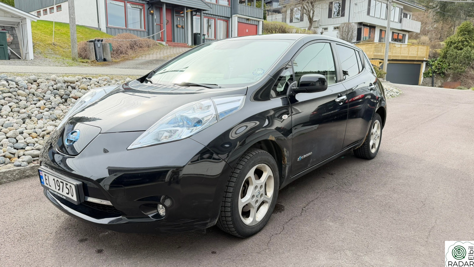 NISSAN LEAF