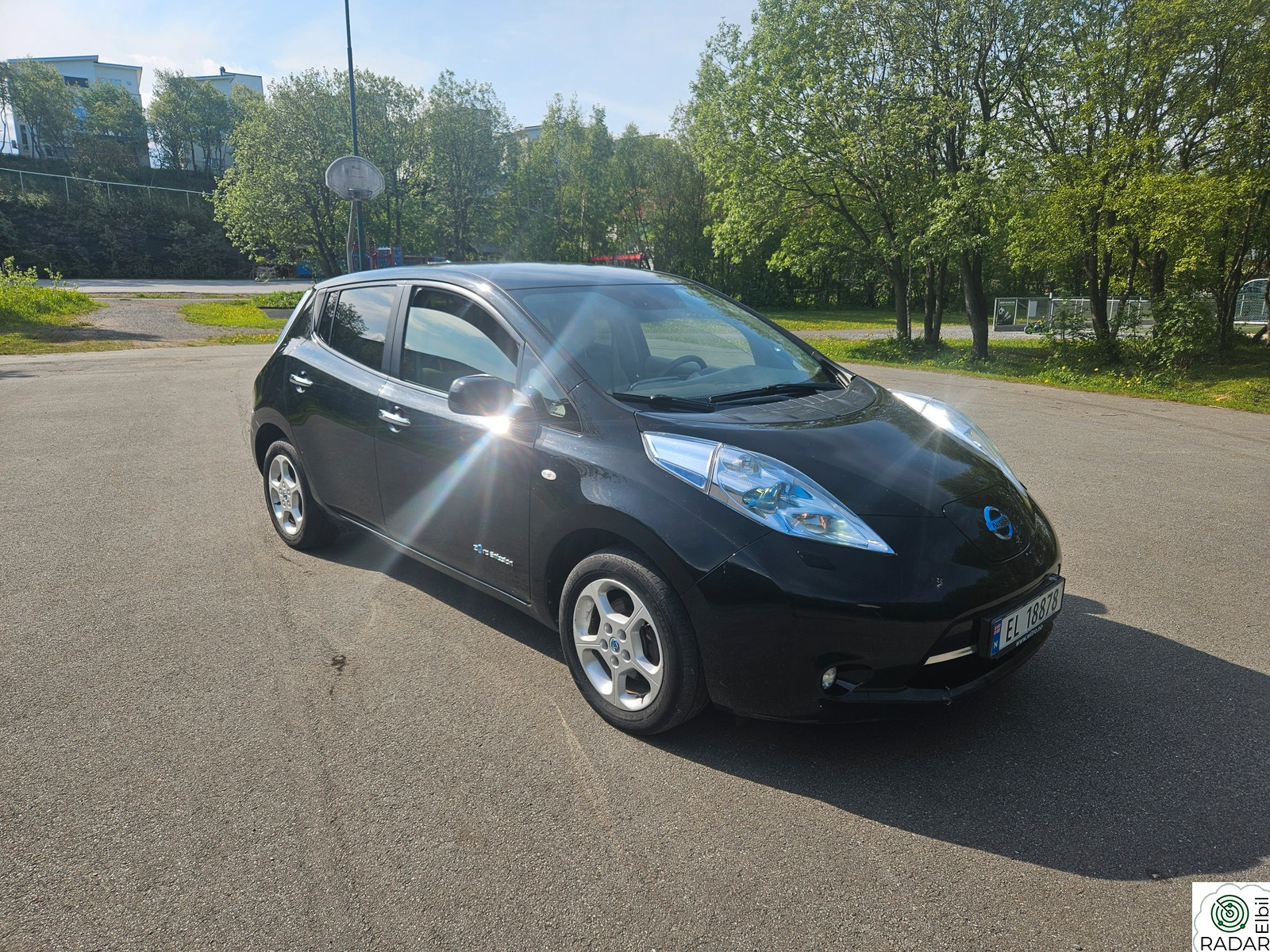 NISSAN LEAF
