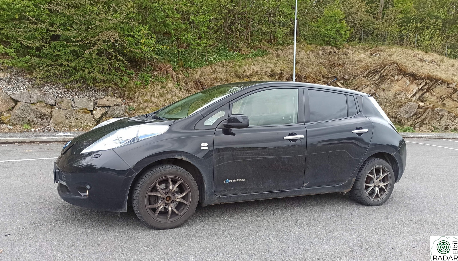 NISSAN LEAF