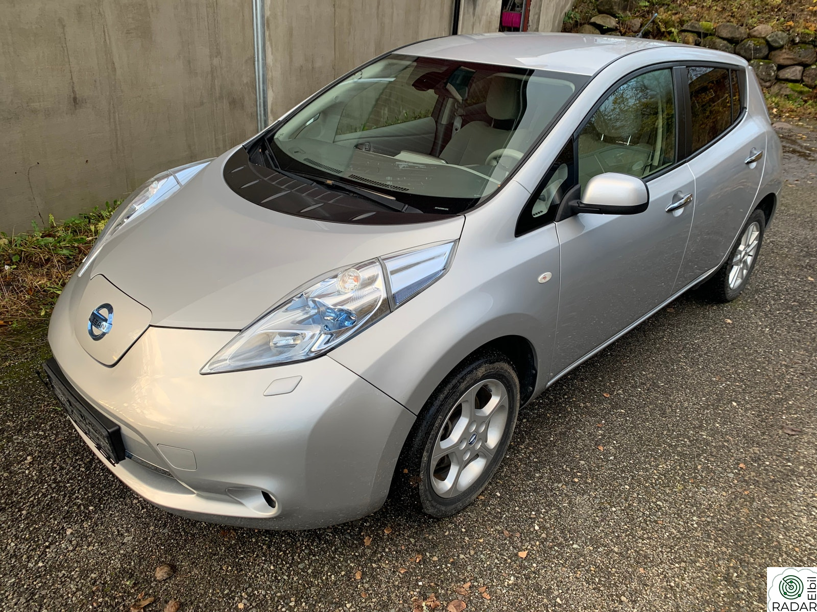 NISSAN LEAF Kun 65000km Eu Ok til des 2026