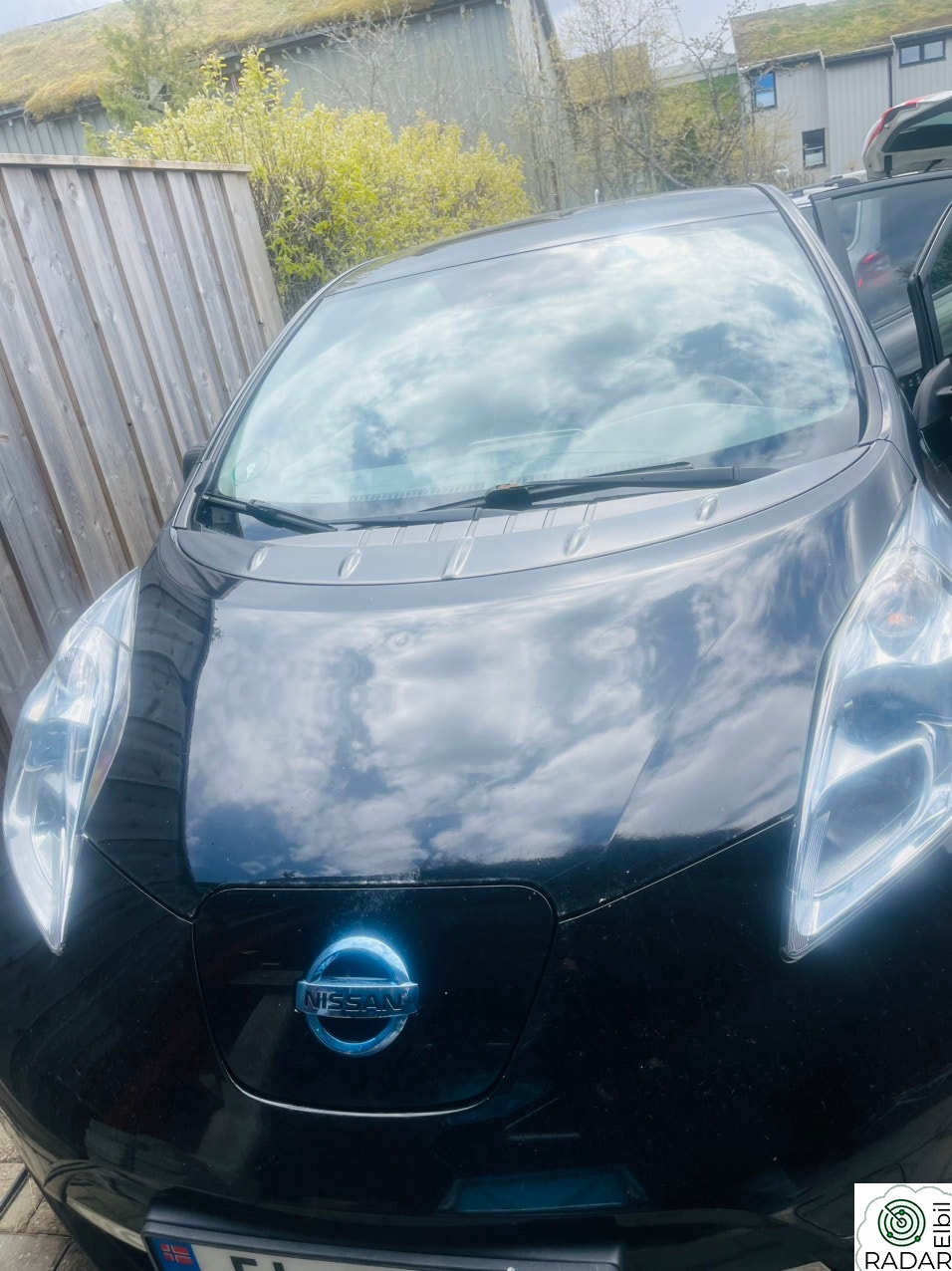 NISSAN LEAF