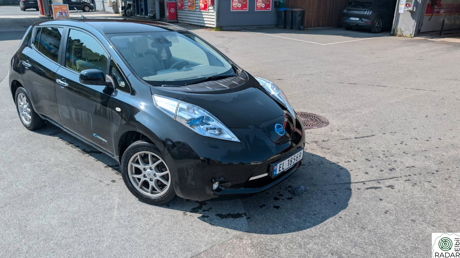NISSAN LEAF