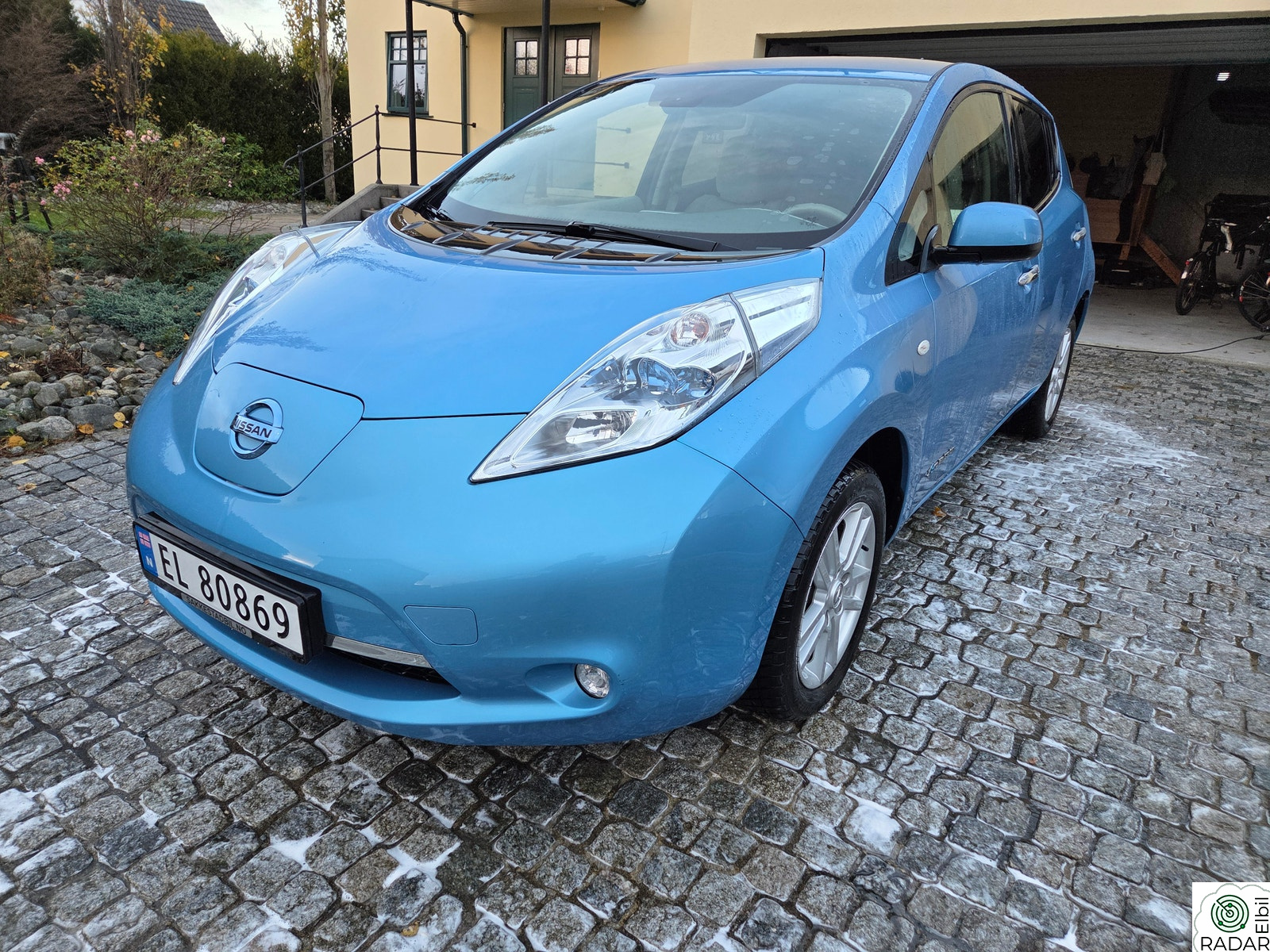NISSAN LEAF