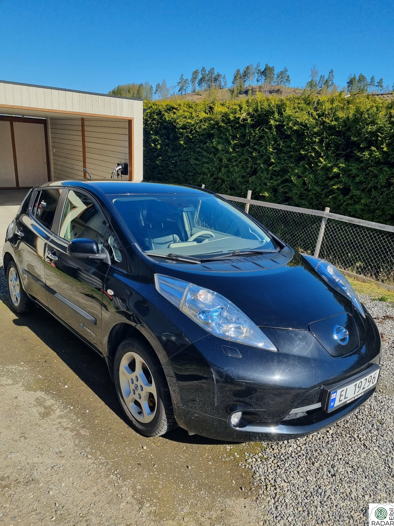 NISSAN LEAF