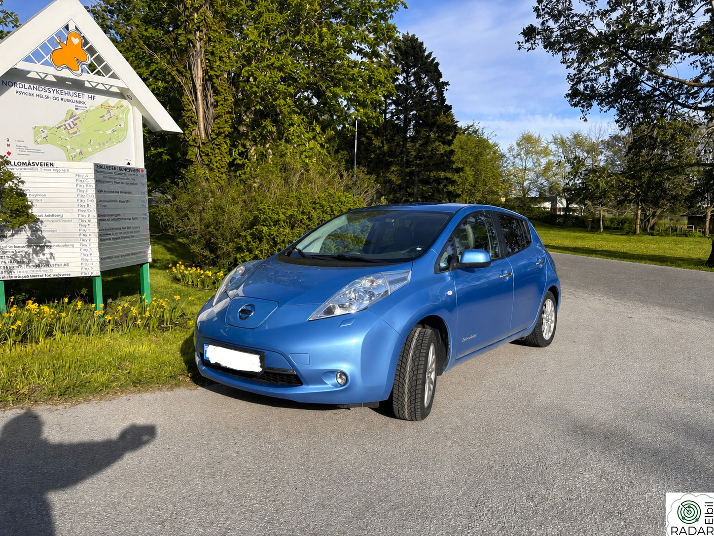 NISSAN LEAF