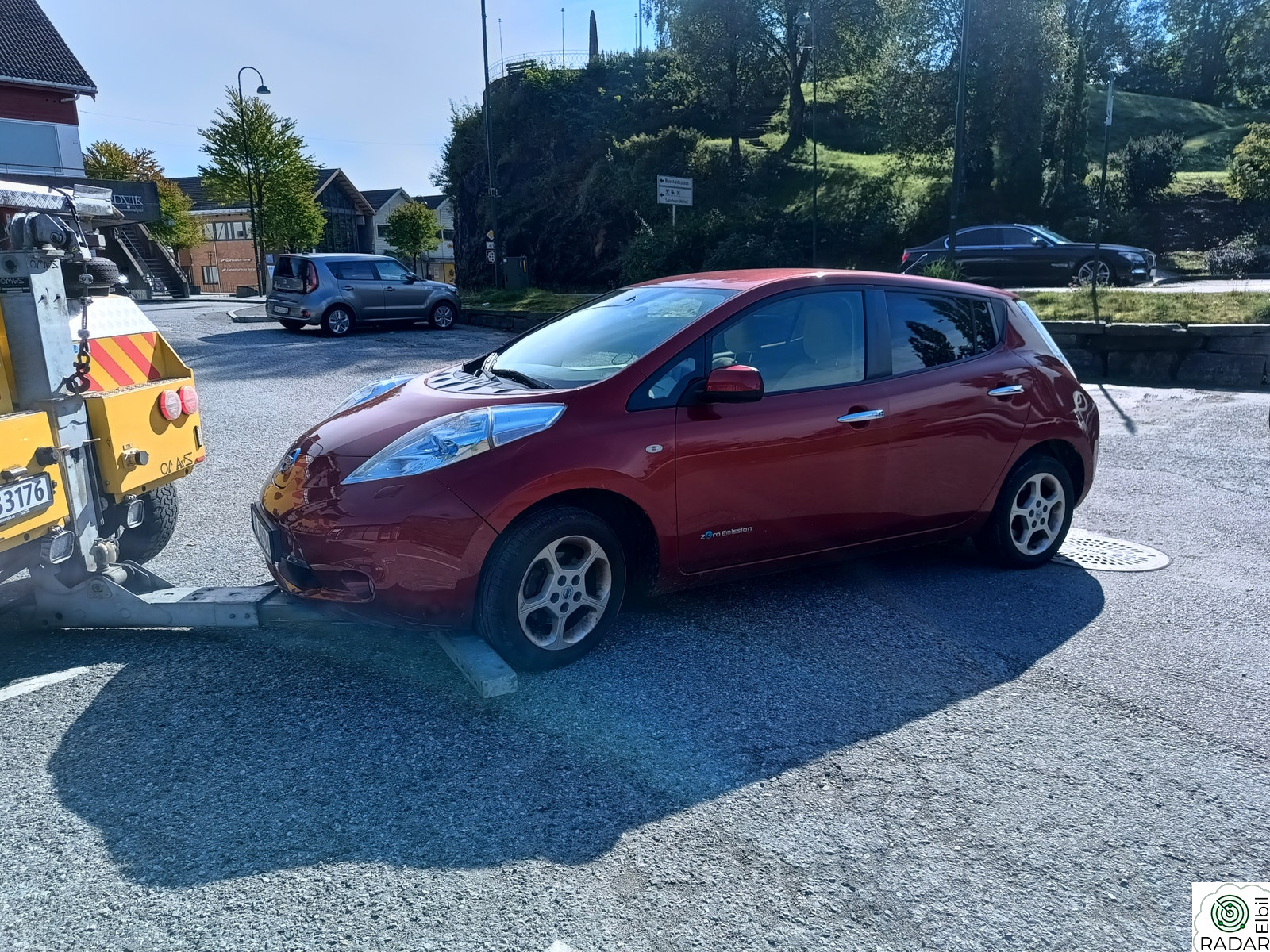 NISSAN LEAF