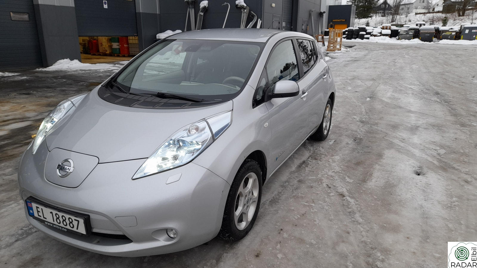 NISSAN LEAF