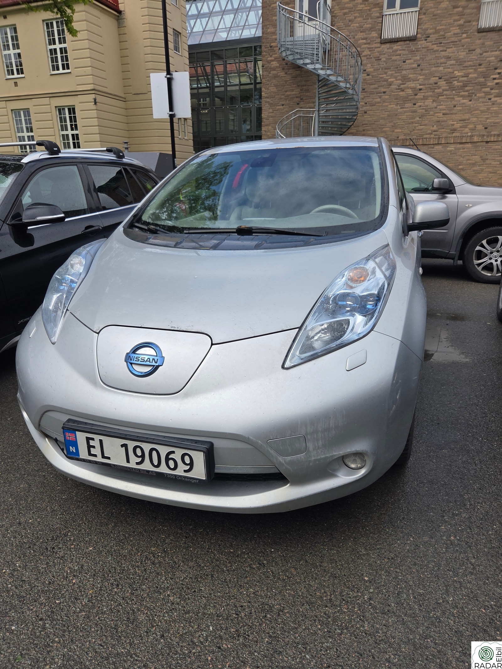 NISSAN LEAF