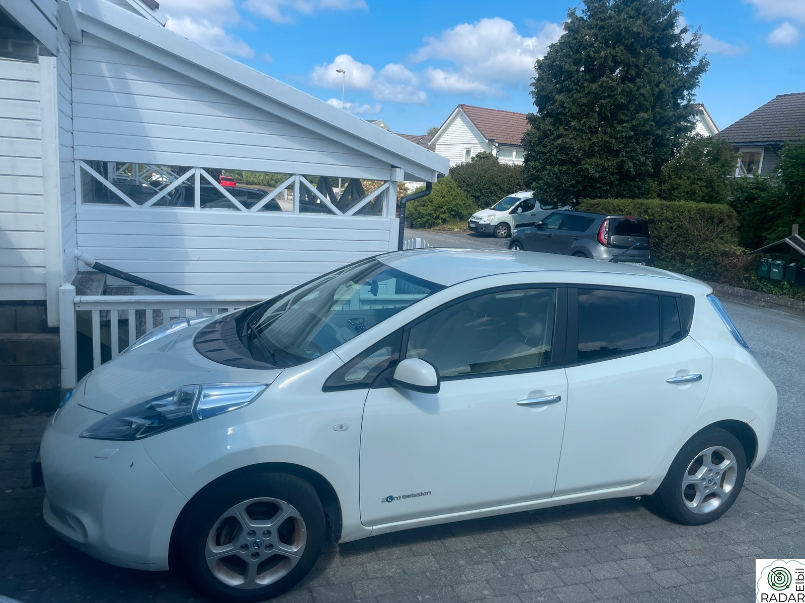 NISSAN LEAF