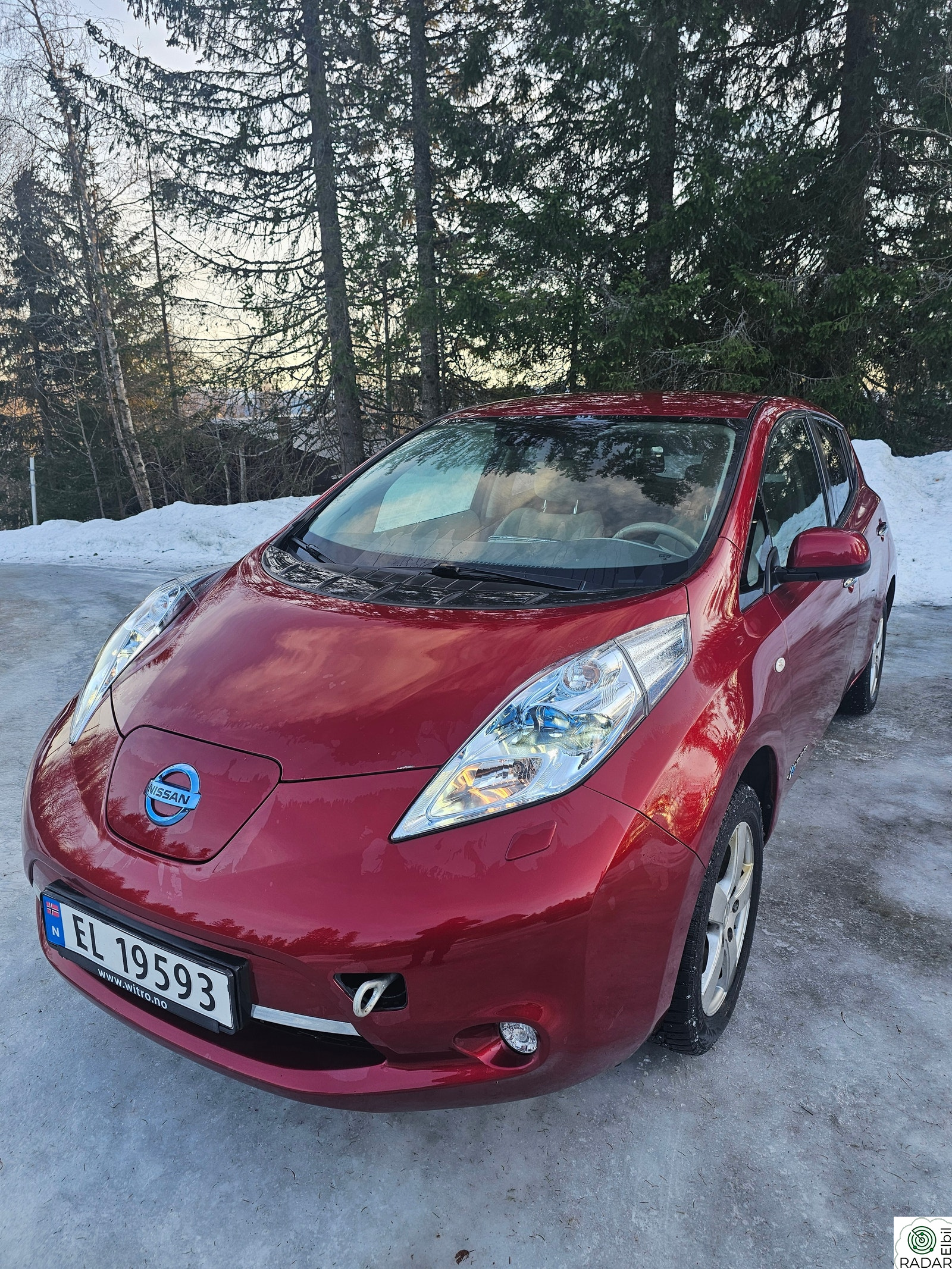 NISSAN LEAF