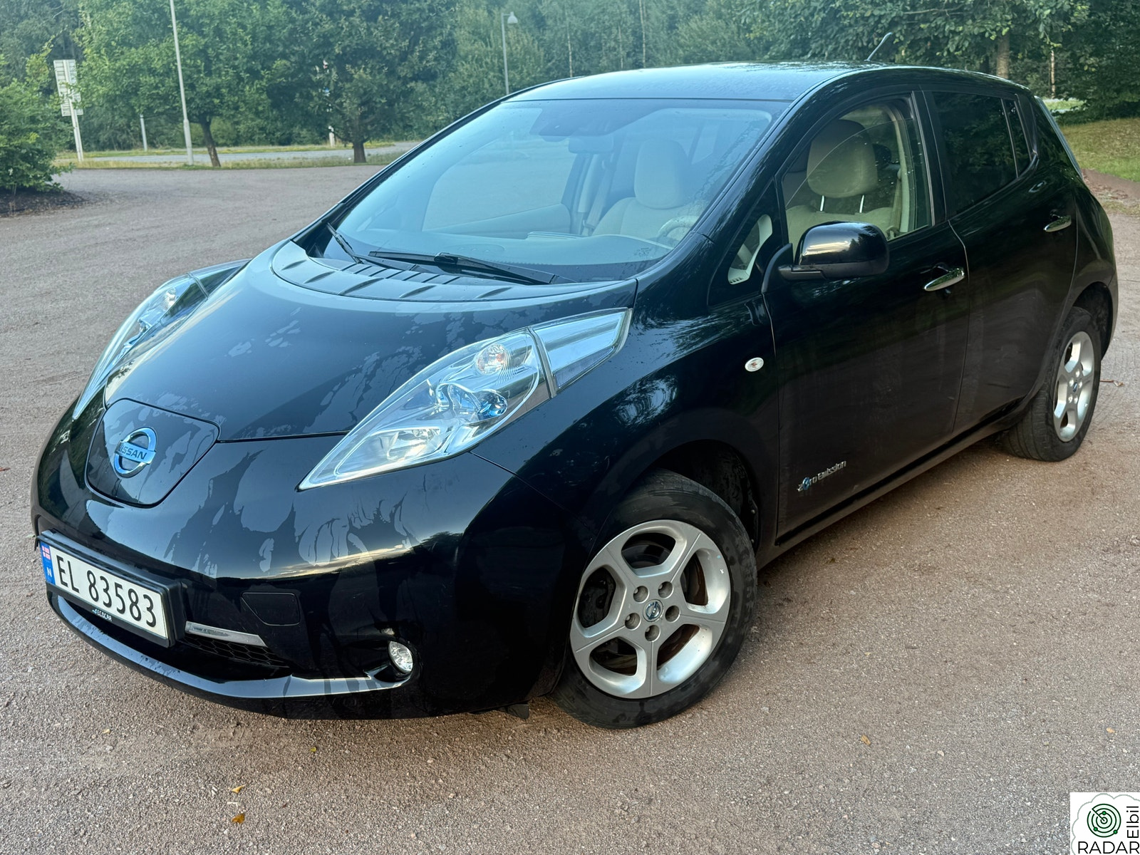 NISSAN LEAF