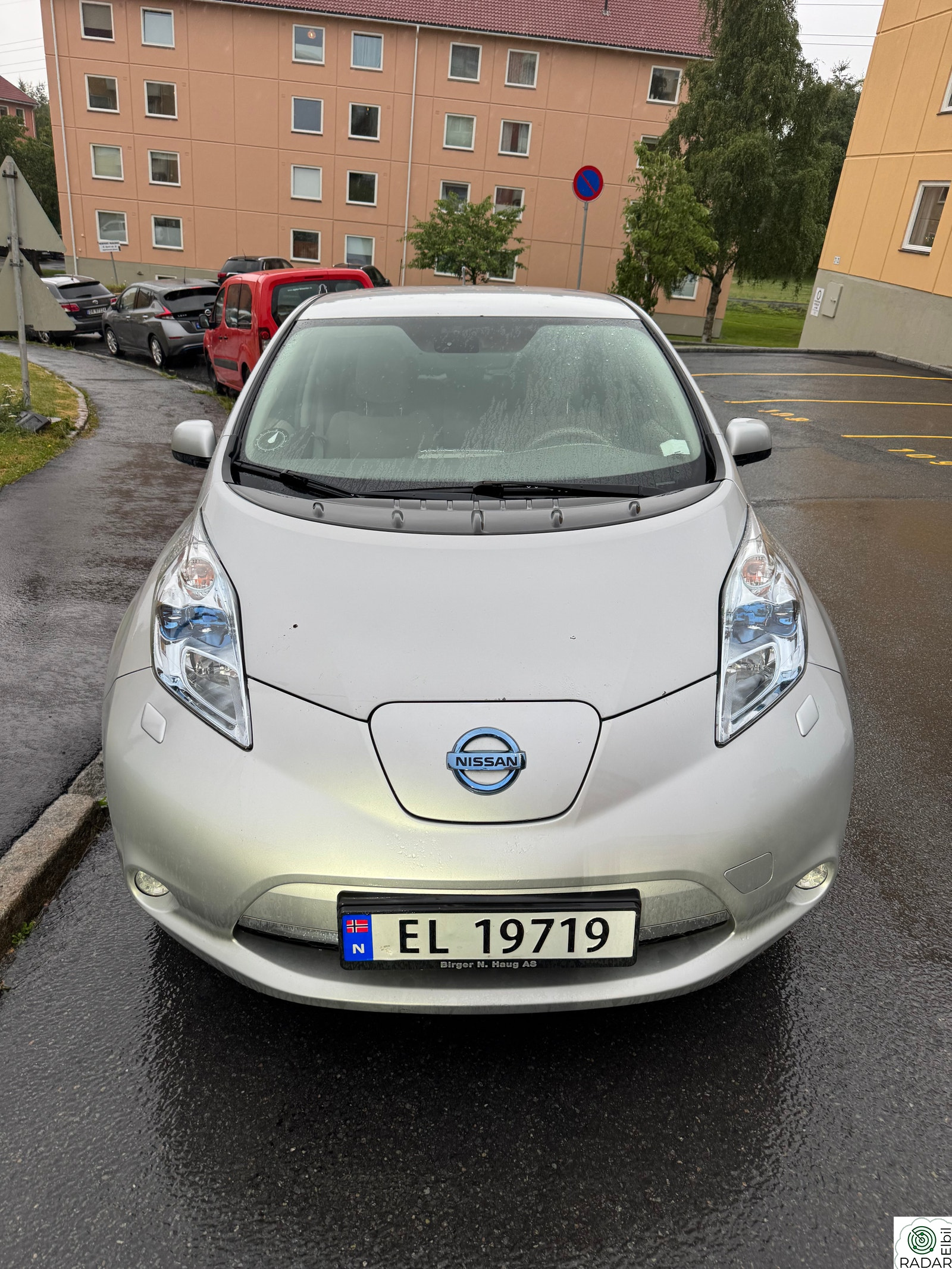 NISSAN LEAF