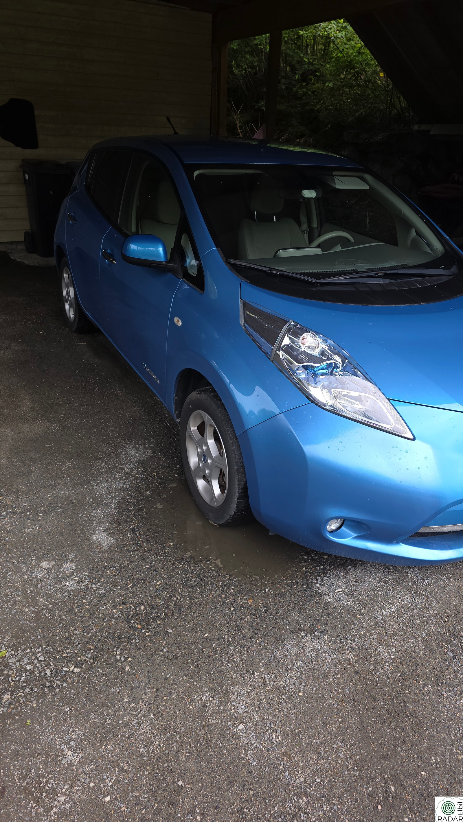 NISSAN LEAF
