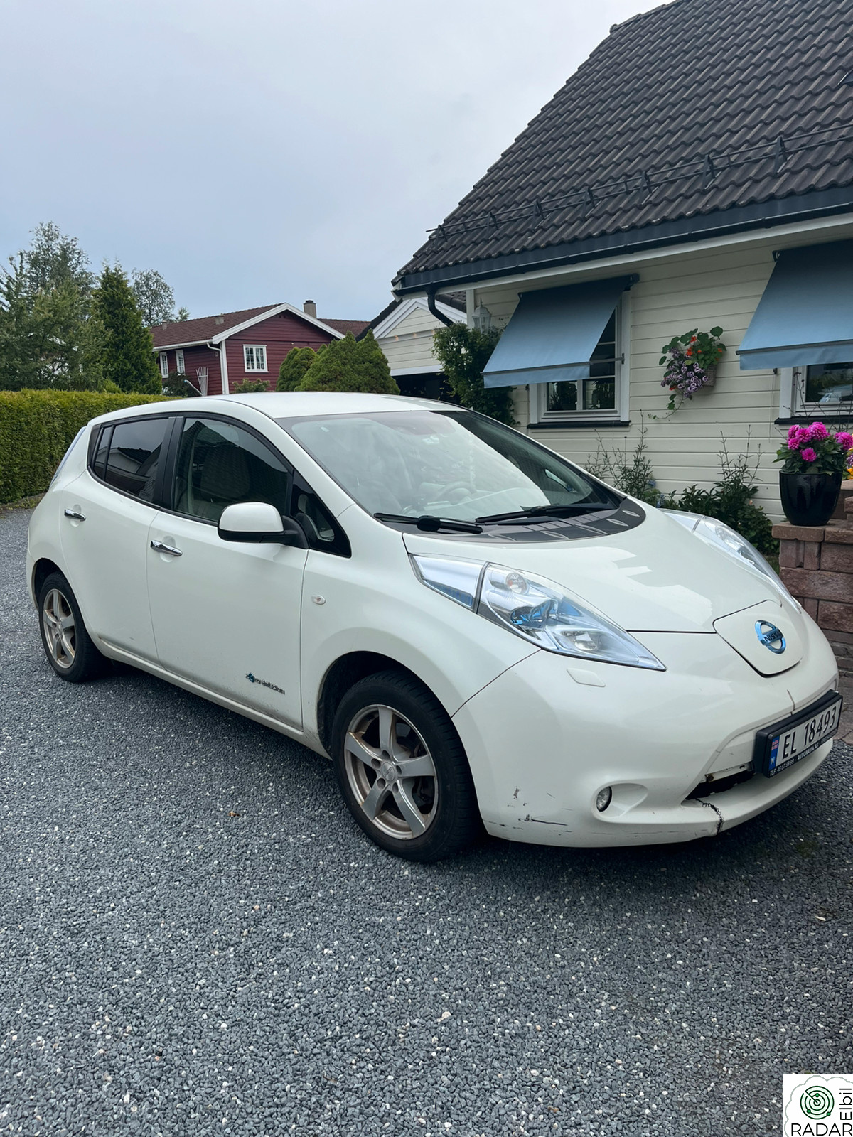 NISSAN LEAF